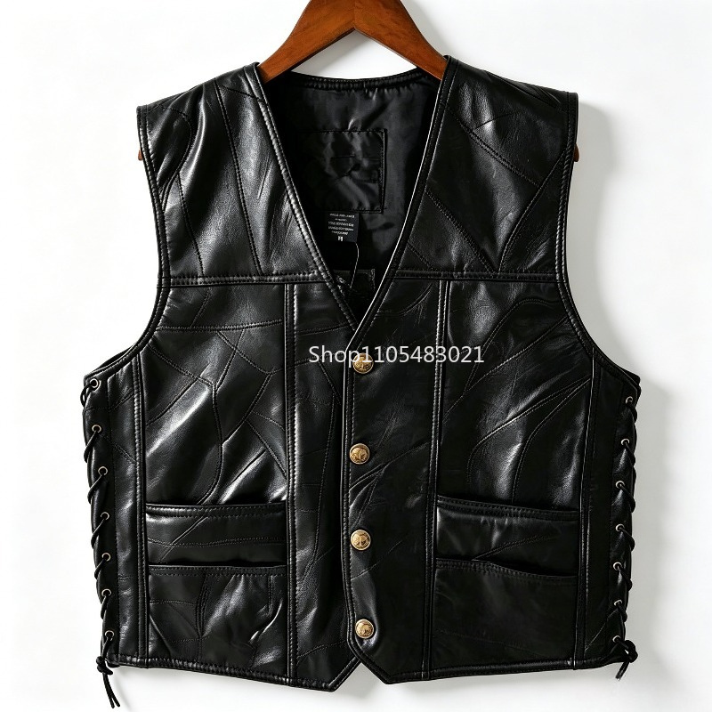 Leather Work Vest - เสื้อกั๊กหนังผู้ชายสีดำแบบปะติดปะต่อ สไตล์ไบค์เกอร์ ติดกระดุม แขนกุด พร้อมเชือกผูกด้านข้างและกระเป๋า สำหรับสตรีทแวร์