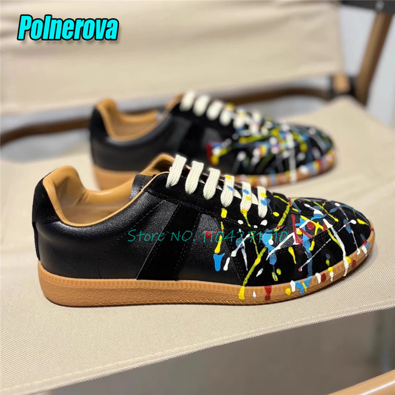 Leather Dye Finish - รองเท้าผ้าใบลำลองแฟชั่นฤดูร้อนสำหรับผู้ชายและผู้หญิง รองเท้าสีสันสดใส แต่งหนังแบบต่อกัน รองเท้าทรงกลม สวมใส่สบาย เหมาะสำหรับเดินเล่นและเล่นกีฬา